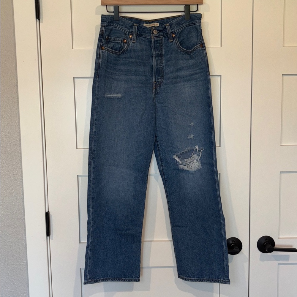 Levi’s Ribcage Straight Ankle Jeans